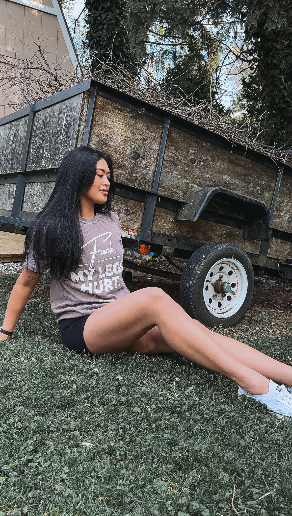 FU*K. MY LEGS HURT. | LEG DAY TEE IN ESPRESSO