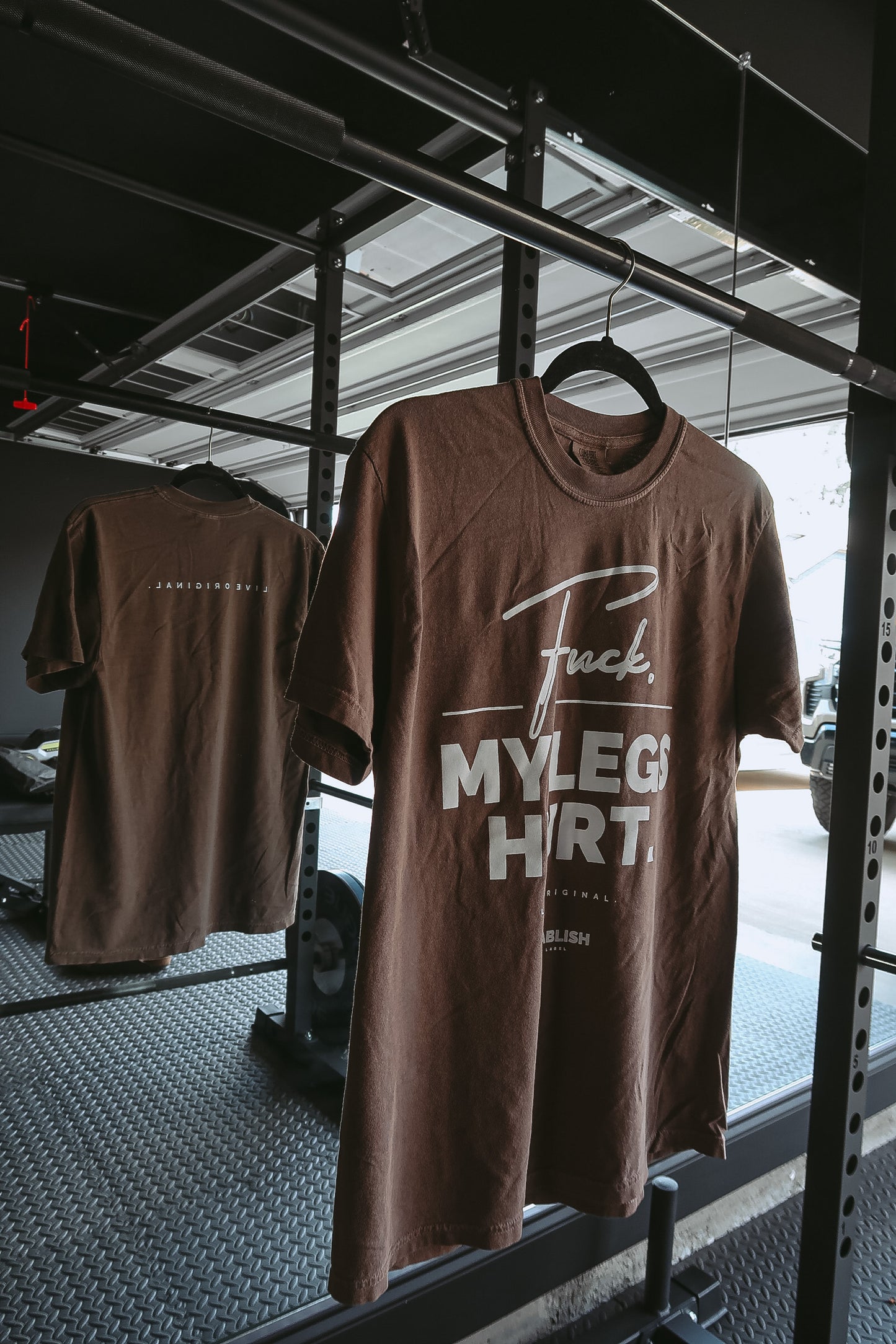 FU*K. MY LEGS HURT. | LEG DAY TEE IN ESPRESSO